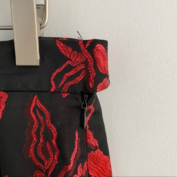 GIVENCHY Vintage Red Black Floral Metallic Skirt Suit Set size 42 - Picture 9 of 15